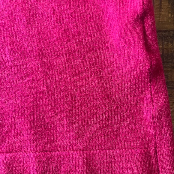 V-Neck Raspberry Sweater - Picture 2 of 4